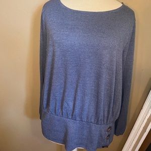 Shirt with buttons on waist